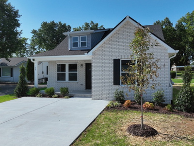98 Donna Dr