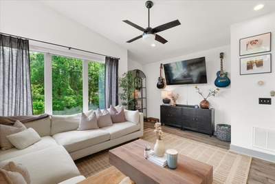 308 Sunliner Dr