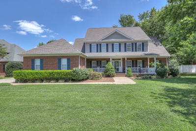 Exterior view of 1040 Shoreham St in Murfreesboro, TN