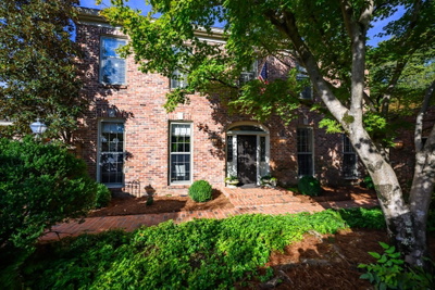 619 Woodleigh Dr