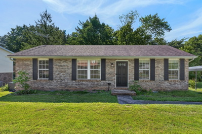727 Acorn Dr
