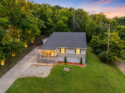 1116 Hitt Ln