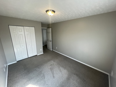 2872 Creekbend Dr