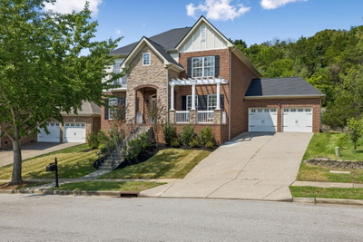 325 Wandering Cir