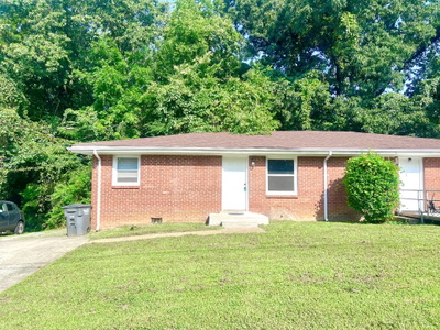 412 Redbud Ln