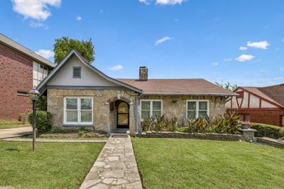 2112 Eastwood Ave