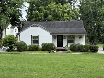 Exterior view of 3703B Woodmont Blvd in Nashville, TN