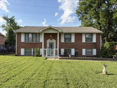 3214 Cloverwood Dr