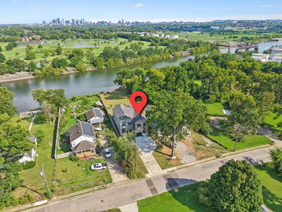 1714A River Dr