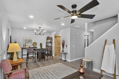208 Errol Ln