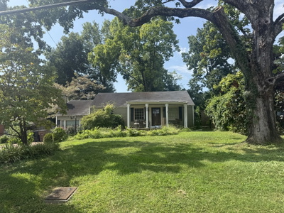 1809 Shackleford Rd