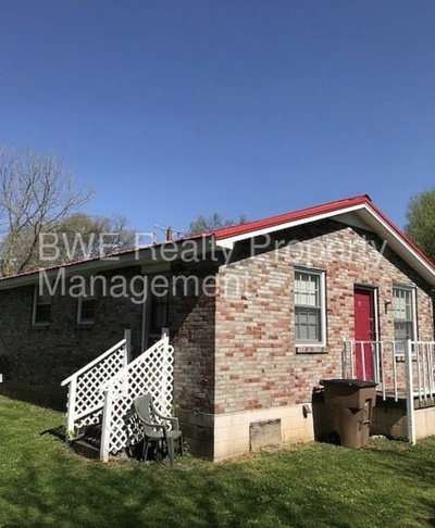 1018 Curdwood Blvd