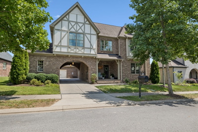 820 Fontwell Ln
