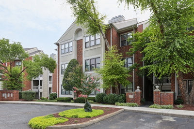 401 Ashlawn Ct
