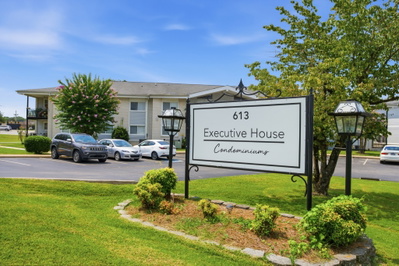613 Hillsboro Rd