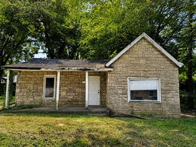 920 Carpenter St