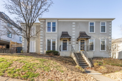 112 Saint Charles Pl