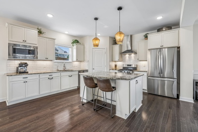 118 Manor Way