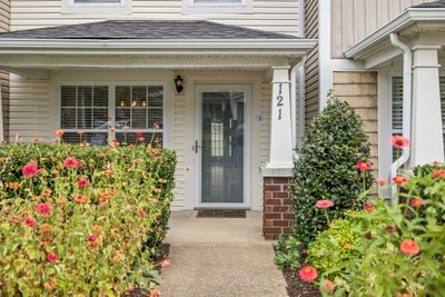 121 Shadow Glen Dr