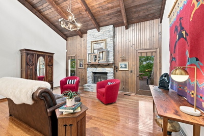 1405 Robert E Lee Ln