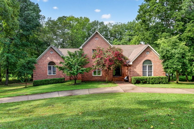 1604 Deerfield Dr