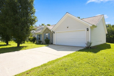 Exterior view of 7120 S Hampton Blvd in Antioch, TN