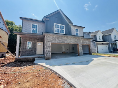 586 Pongracz Way