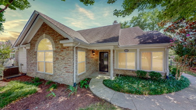 825 Browns Ln
