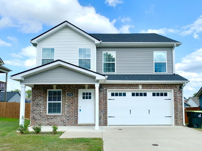 886 Lutz Ln