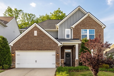 210 Woodhall Ct