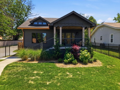 1118 Douglas Ave