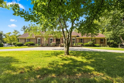 1713 Pinetree Ln