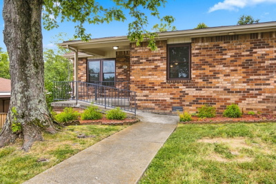 407 Deer Lake Dr