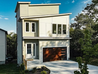 2216 Summitt Ave
