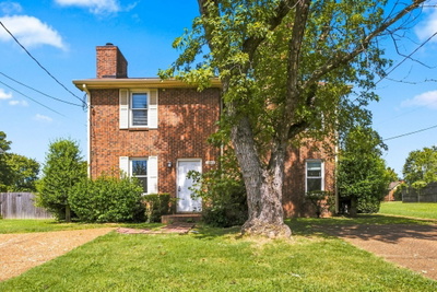 2440 Fairbrook Dr