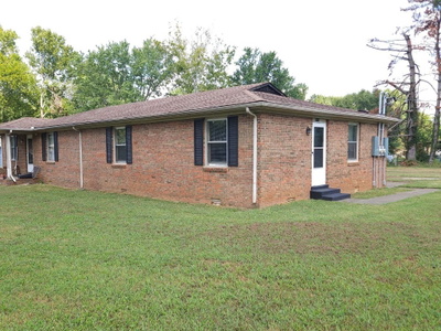 1676 Ragland Ln