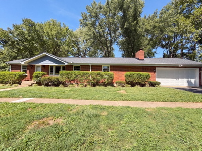 220 Haywood Ln