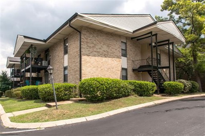 4425 Westlawn Dr