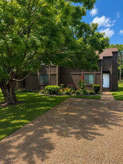 552 Doral Country Dr