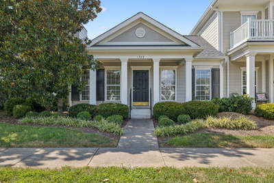1525 Stratford Hall Cir