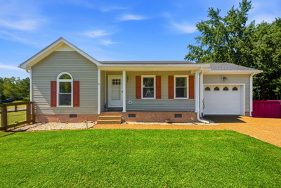 Exterior view of 109 Bonnie Dr in Portland, TN