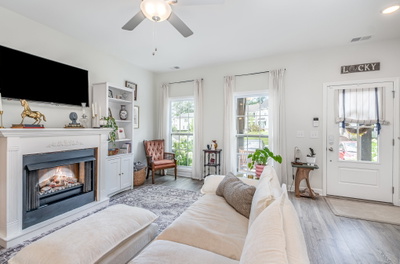 1748 Fenway Loop