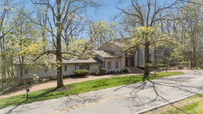 5870 Fredricksburg Dr