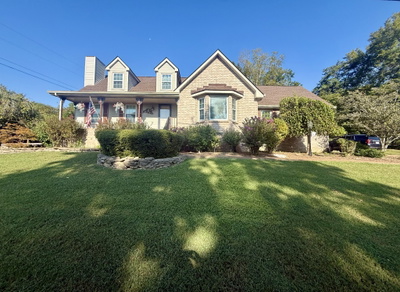 1025 Singing Springs Rd