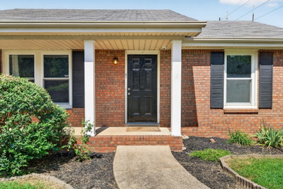 1914 Claymont Dr