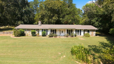 Exterior view of 5159 Saundersville Rd in Old Hickory, TN