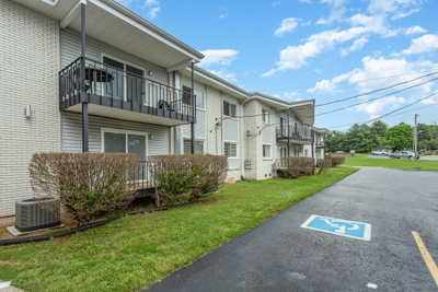 613 Hillsboro Rd