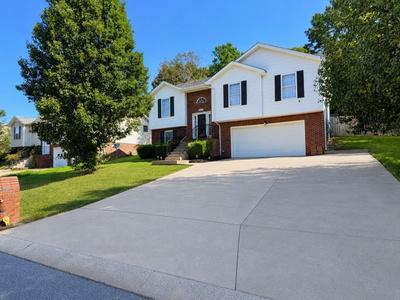 1023 Hedge Apple Dr
