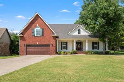 720 Twin View Dr