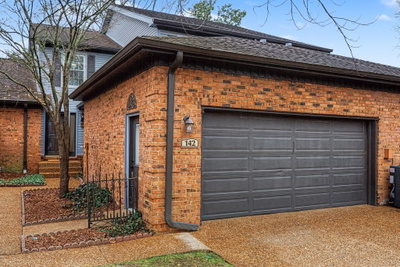 142 Hearthstone Manor Cir